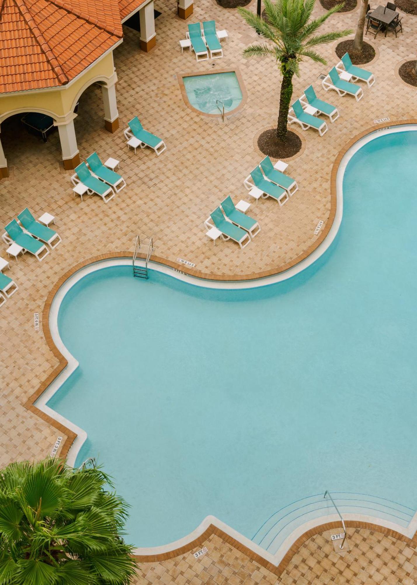 Aparthotel The Point By Edge 3*