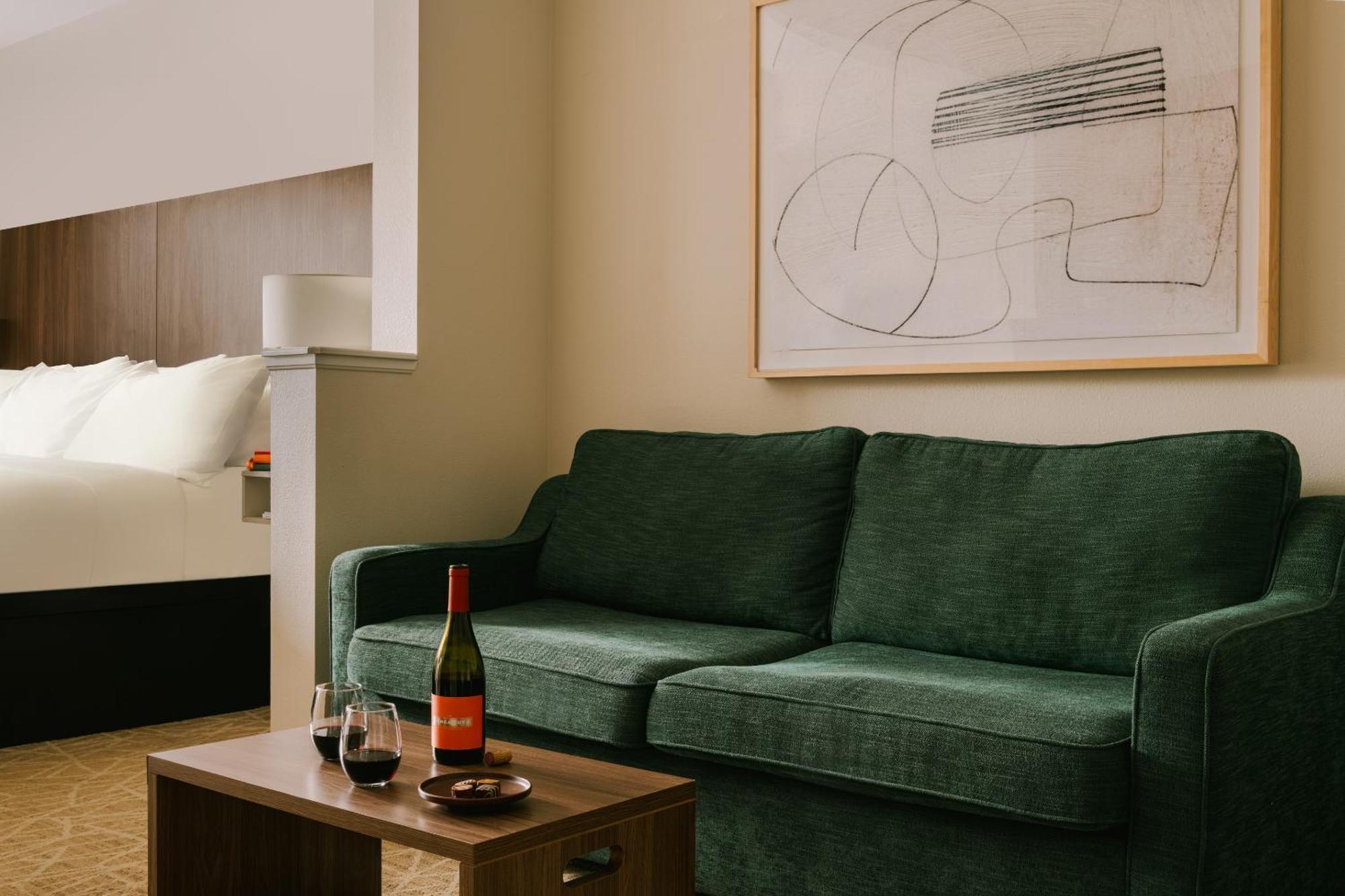 Aparthotel The Point By Edge 3*