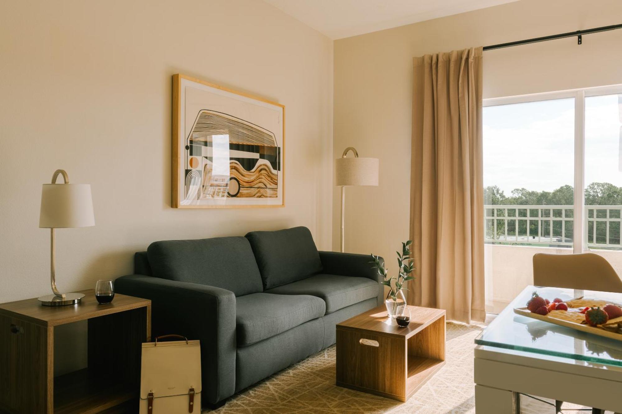 The Point By Edge Apartahotel Orlando
