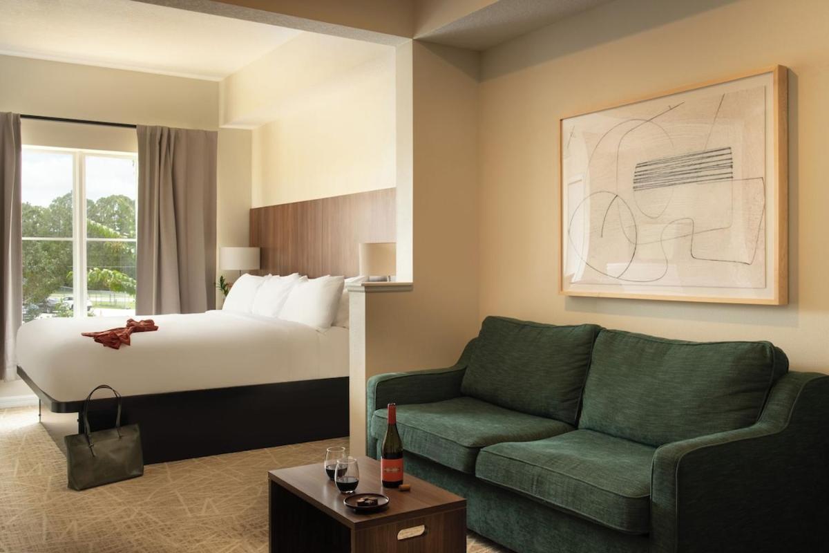 Apartahotel The Point By Edge 3*